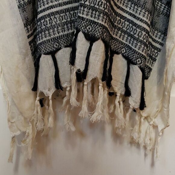 VINCE CAMUTO COVER UP - Picture 7 of 10